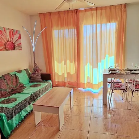 Nice Apartment With Balcony Overlooking The Pool Apartamento