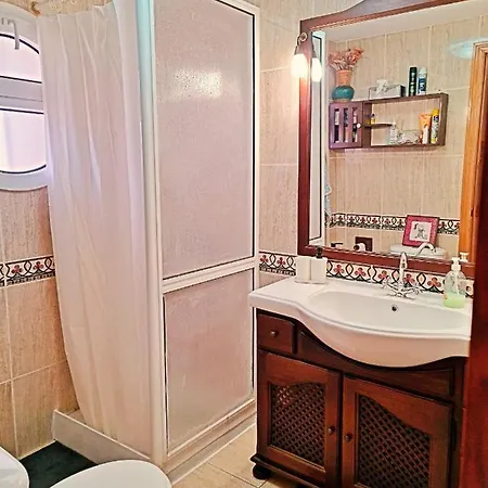 Nice Apartment With Balcony Overlooking The Pool Apartamento